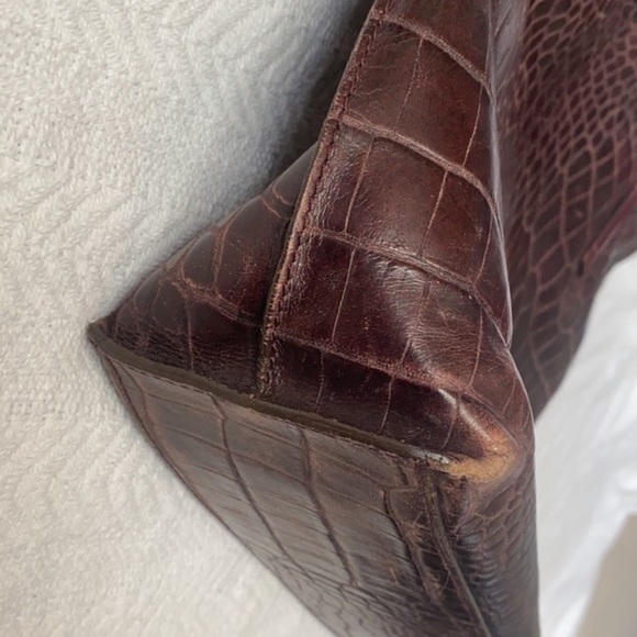 Vintage Brown Leather ( embossed like Crocodile ) Handbag with Plaid Interior - Picture 11 of 12